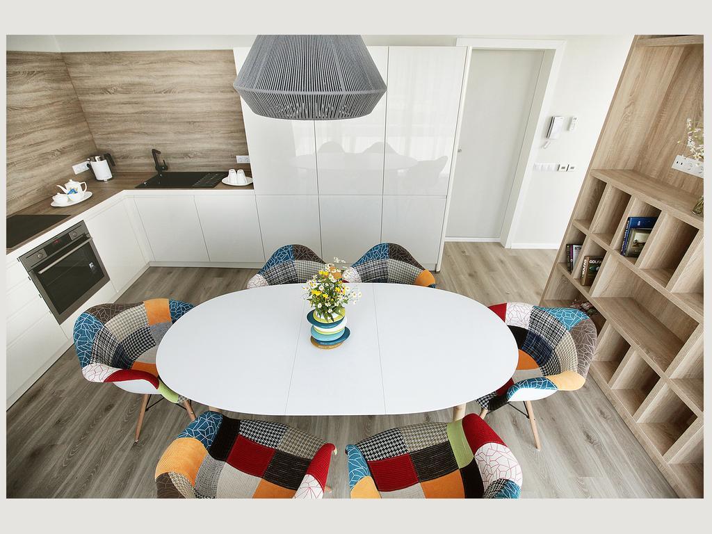 Linden Home Klaipeda Centrum Apartment Rum bild